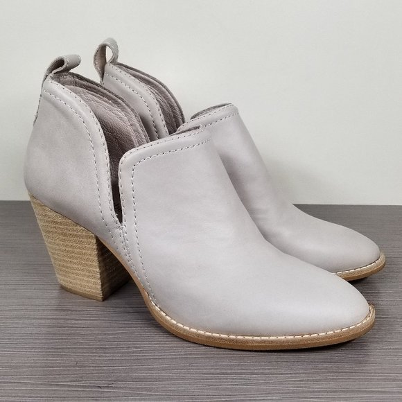 Jeffrey Campbell Rosalee Slip-On Bootie, Ivory Leather, Womens Size 8.5 M - Picture 1 of 13